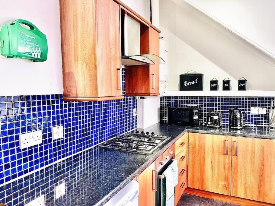 Crown House Two Bedroom Apartment Абердин Екстер'єр фото